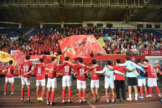 姆巴佩闪电破门率巴黎获胜