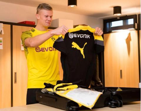 记者：曼联追逐塞梅尼奥的策略很谨慎，利物浦已经退出（记者称曼联谨慎追逐塞梅尼奥，利物浦已退出竞争）