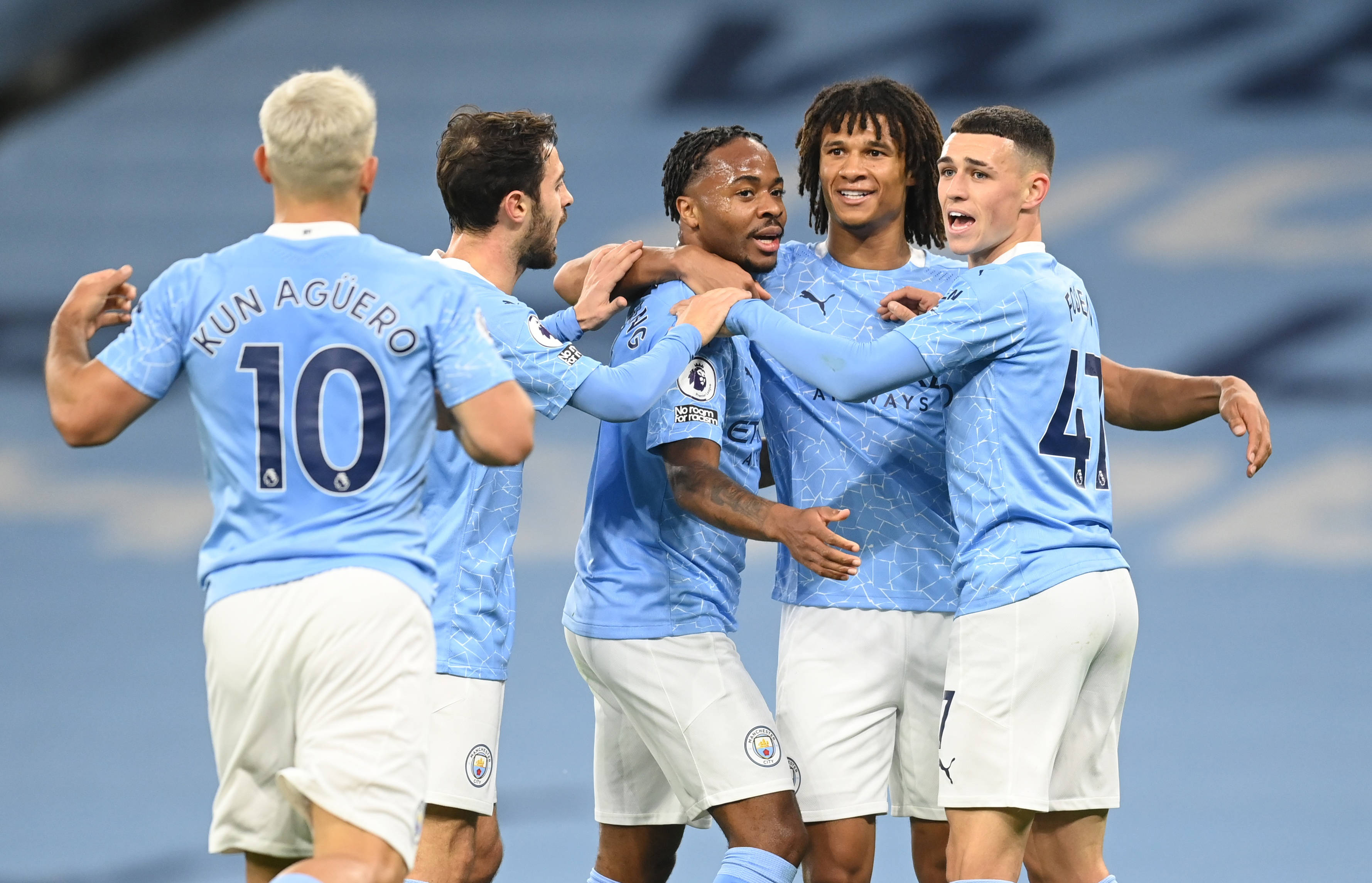 欧协联半场：乌切闪击破门，西塞疑似逃点，水晶宫1-0古比斯（欧协联半场战报：乌切闪击先拔头筹，西塞疑似逃点，水晶宫暂1-0领先古比斯）