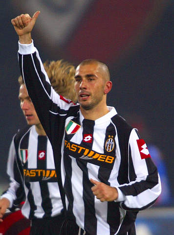 足球伤病预防指南（踢球不受伤：足球运动科学防护指南）