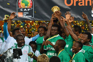 中超收官战观众人数：梭鱼湾62330人刷新本赛季纪录（梭鱼湾入场62330人，中超收官战刷新本赛季纪录）