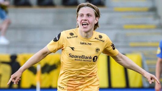 从前的对手再度相遇，博格巴与萨内欧冠相遇赛后寒暄（旧敌重逢：博格巴与萨内欧冠赛后握手致意）