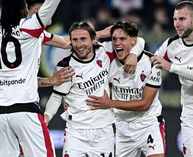 曼联官方：队内22名球员有望参加世界杯，其中3人需战附加赛