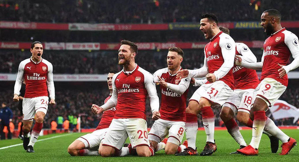 吉文：可能我有点老派，看不惯加纳乔走路歪着身子还挂条链子