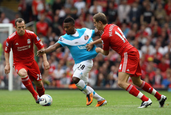 巴萨遭遇危险对手！法兰克福进攻凶猛防守漏洞百出，欧冠生死战提前上演（欧冠生死前哨战：巴萨硬碰法兰克福，对手进攻凶猛、后防漏洞频出）