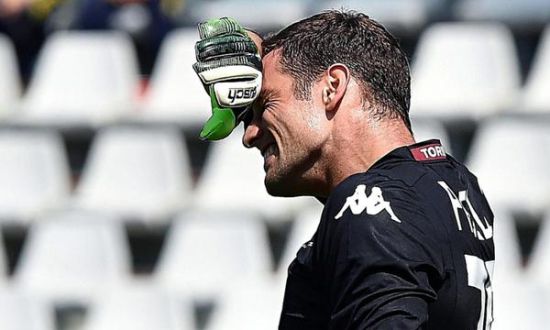 ESPN：奥斯卡曾短暂失去意识，目前正在ICU接受检查