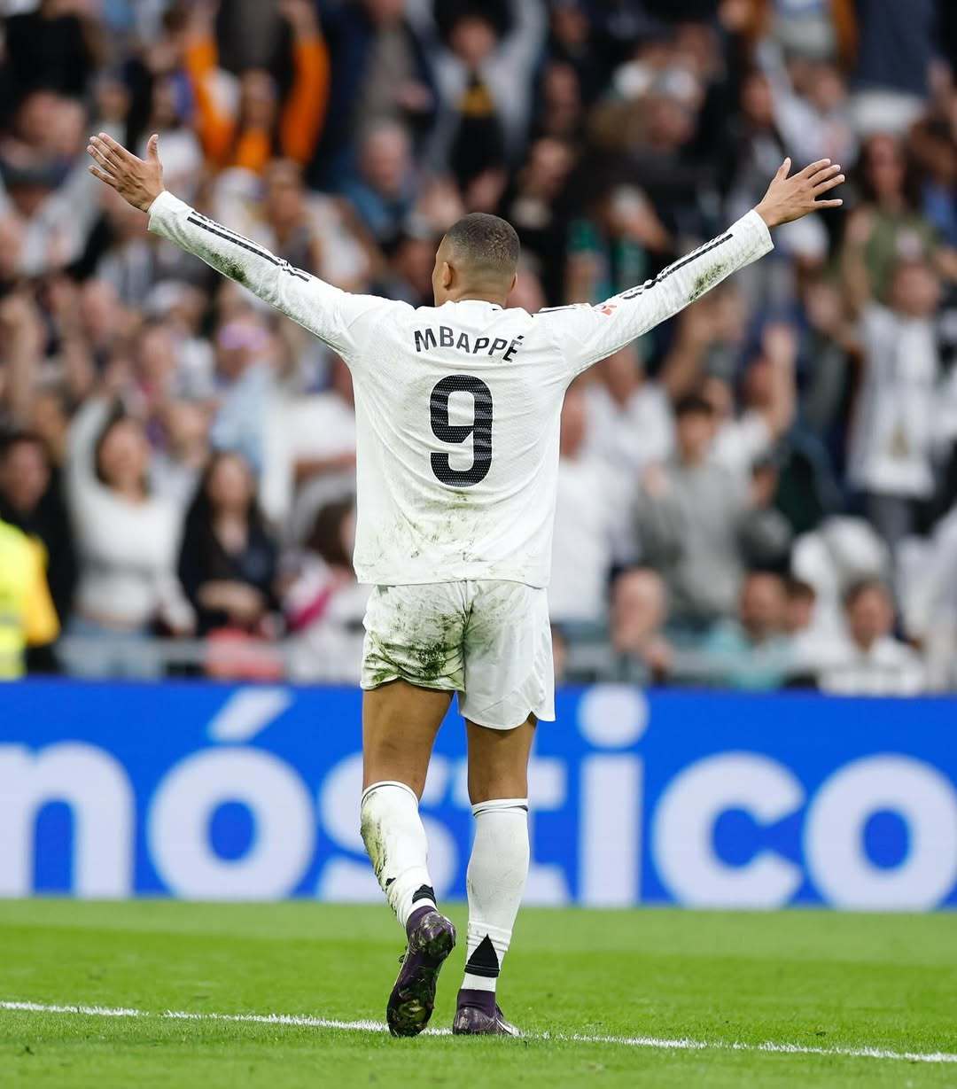 中国足协新规影响中超亚冠竞争，女足面临资金压力，外援政策收紧，挑战加剧。（中国足协新规冲击中超亚冠竞争，女足资金承压，外援收紧挑战升级）