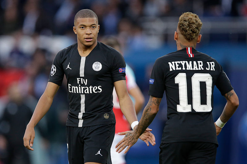 荷兰客战波兰：范戴克、廷贝尔、加克波首发，莱万出战