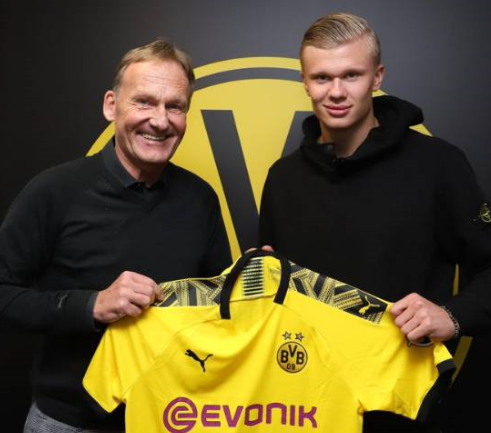 停赛一轮！帕尔马后卫特洛伊洛染红停赛，无缘客战比萨