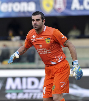 支持河南队，一河南球迷从航体骑三轮车前往足协杯决赛地苏州（为河南队助威，河南球迷骑三轮自航体出发奔赴苏州足协杯决赛）