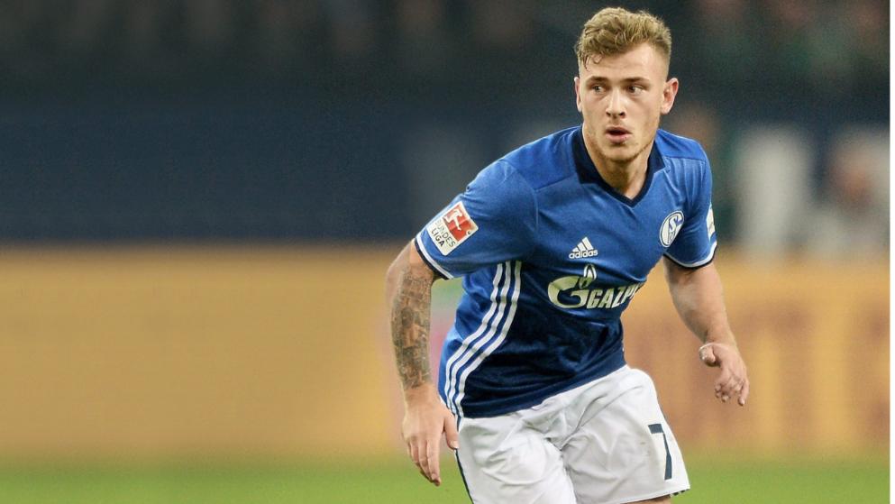 西甲新赛季年度赛事收官 巴萨稳居积分榜榜首（西甲新赛季收官，巴萨稳坐积分榜首位）